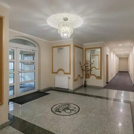 Trzy Korony Blisko Plazy By Renters Appartement