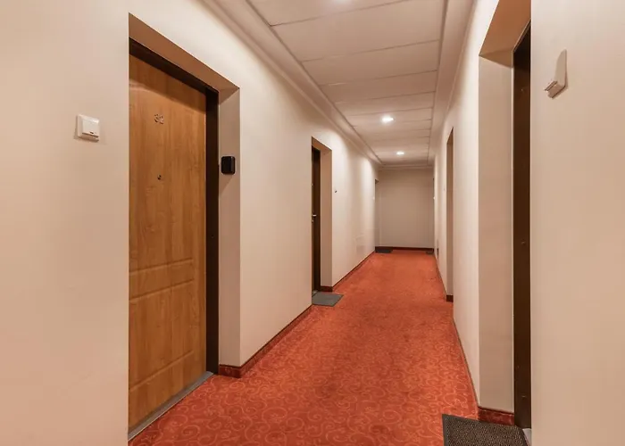 Trzy Korony Blisko Plazy By Renters Apartman