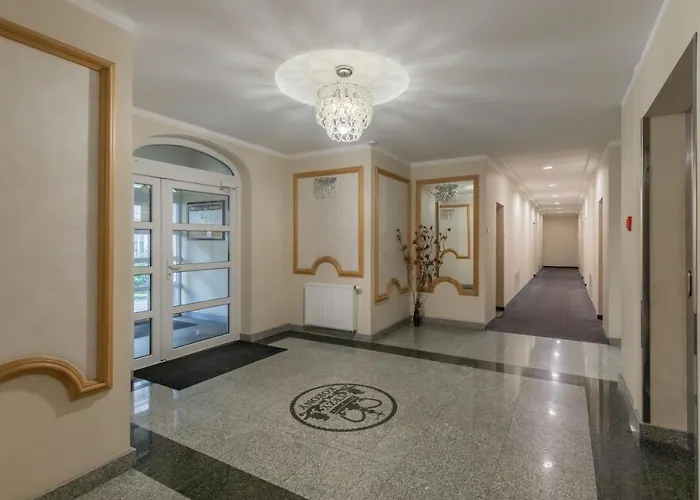 Trzy Korony Blisko Plazy By Renters Apartman